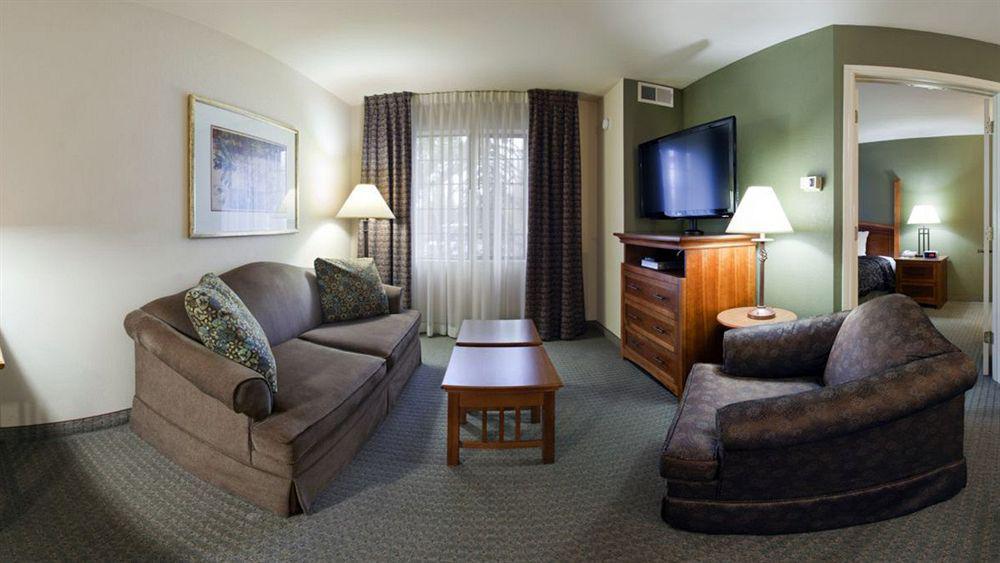 Homewood Suites By Hilton Portland Airport Экстерьер фото